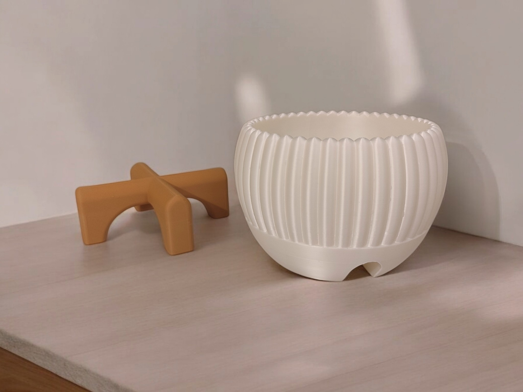 Mid-Century Luma Plant Pot - View 4